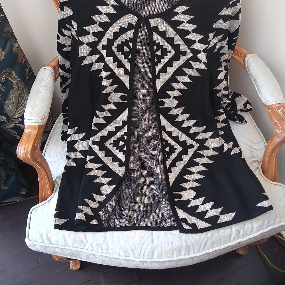 Sweater - Picture 4 of 7